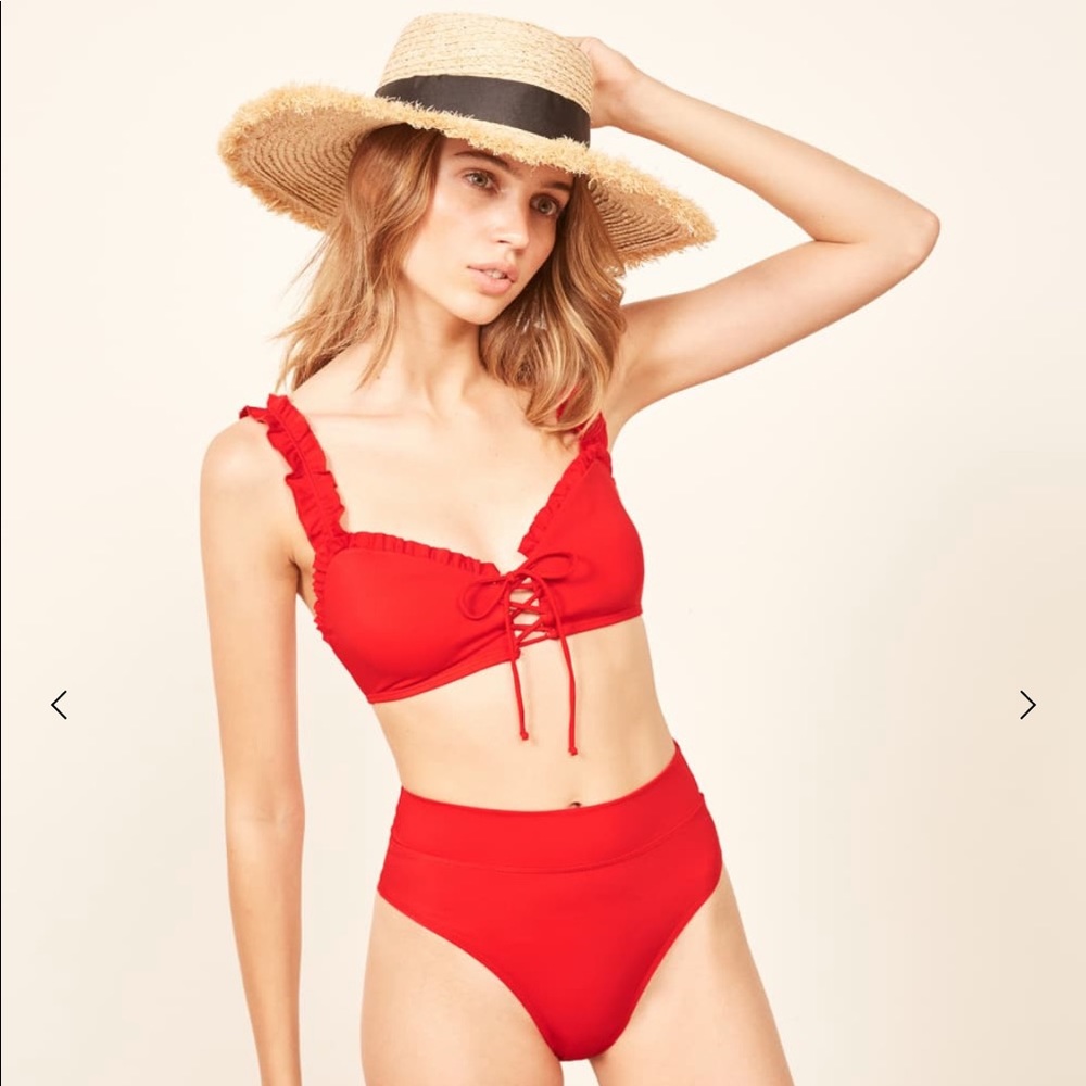 🍒 Reformation Swim Top